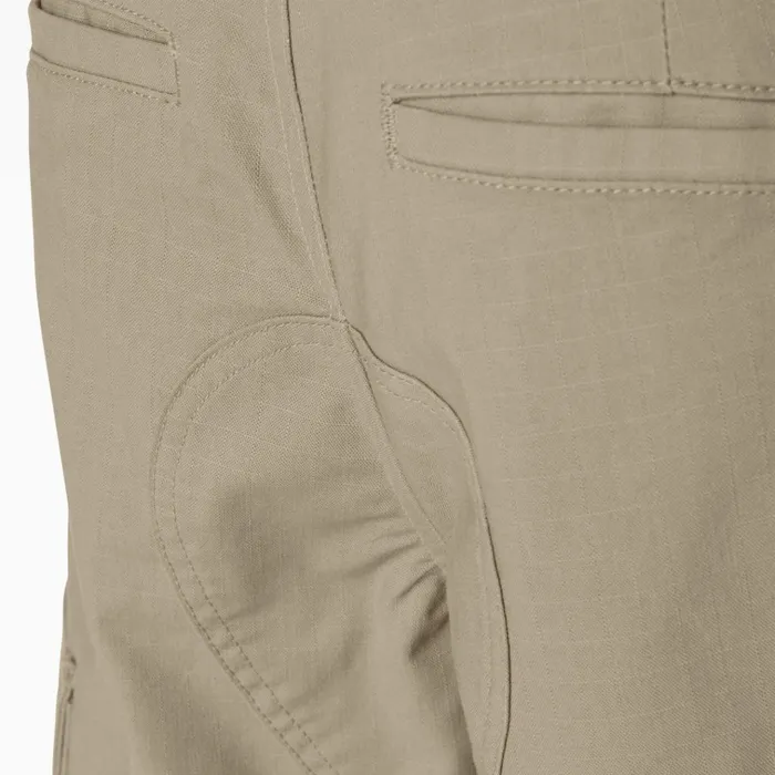 Dickies Skateboarding Regular Fit Cargo Shorts 11034 Desert Sand Desert Sand ds Men Dickies Cargo Dickies Skateboarding Regular Fit Cargo Shorts 11034 Desert Sand Desert Sand ds Men Dickies Cargo