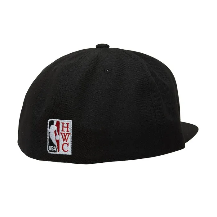 Mitchell and Ness Chain Stitch Fitted HWC Chicago Bulls Men Hats and Headwear Mitchell and Ness Chain Stitch Fitted HWC Chicago Bulls Men Hats and Headwear