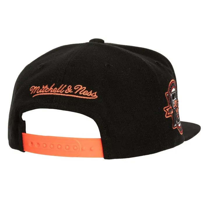 Mitchell and Ness Core VI Snapback Chicago Bulls Men Hats and Headwear