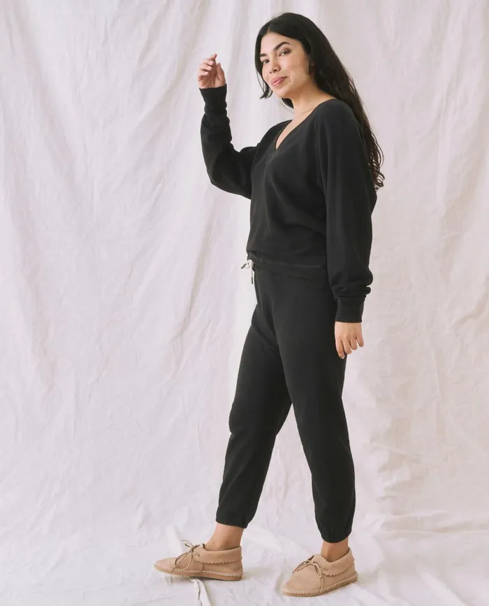 Sweatshirts Women The Great The V Almost Black Sweatshirts Women The Great The V Almost Black